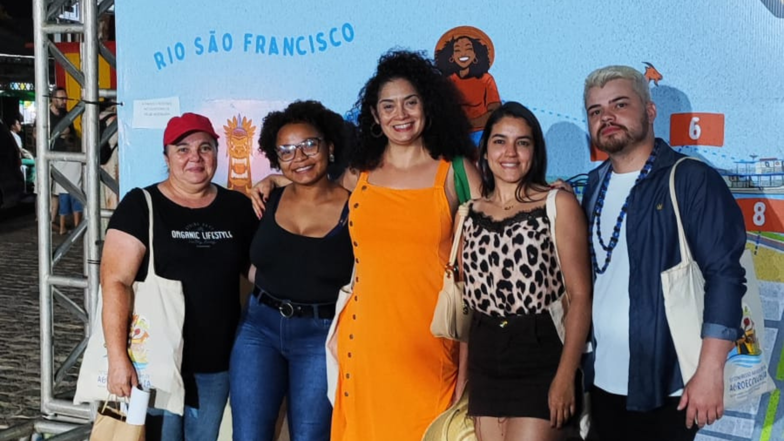 Ciência e campo em diálogo: Projeto Agrobiodiversidade potencializa ações extensionistas em congresso nacional